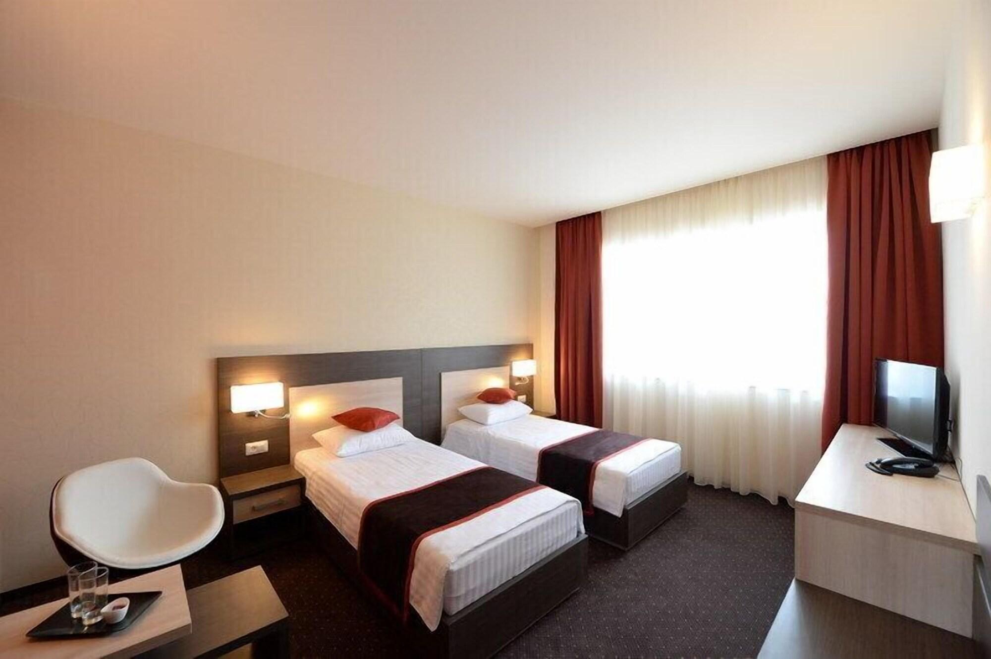 Hotel Galaxy Dumbravita  Exteriör bild