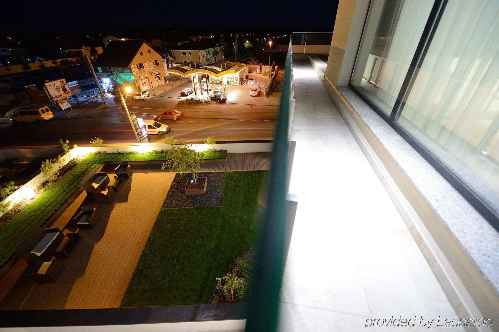 Hotel Galaxy Dumbravita  Exteriör bild