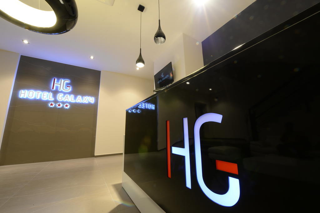 Hotel Galaxy Dumbravita  Exteriör bild