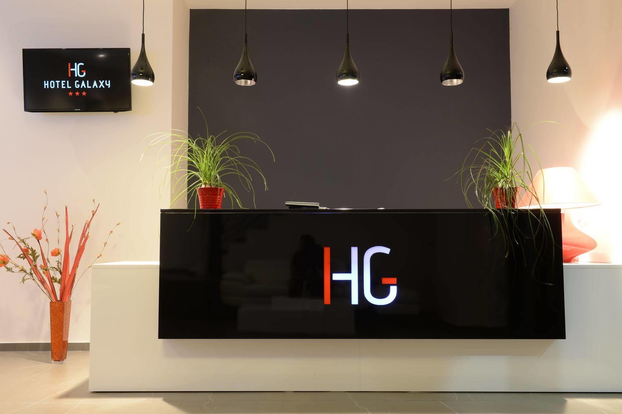 Hotel Galaxy Dumbravita  Exteriör bild