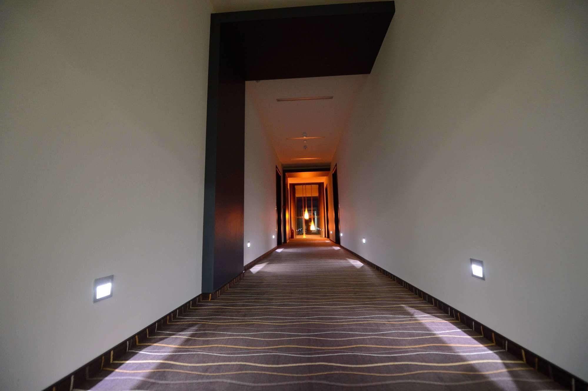 Hotel Galaxy Dumbravita  Exteriör bild